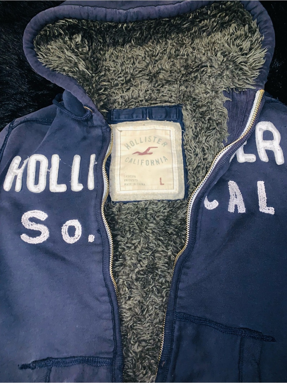 Hollister Mens Large Navy Zip Up Hoodie with Logo On Front Purposely Destressed!